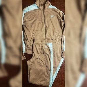 Nike jogging/track suit